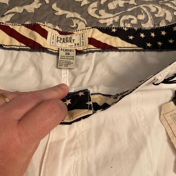 Free Planet Shorts  - Picture 3 of 4